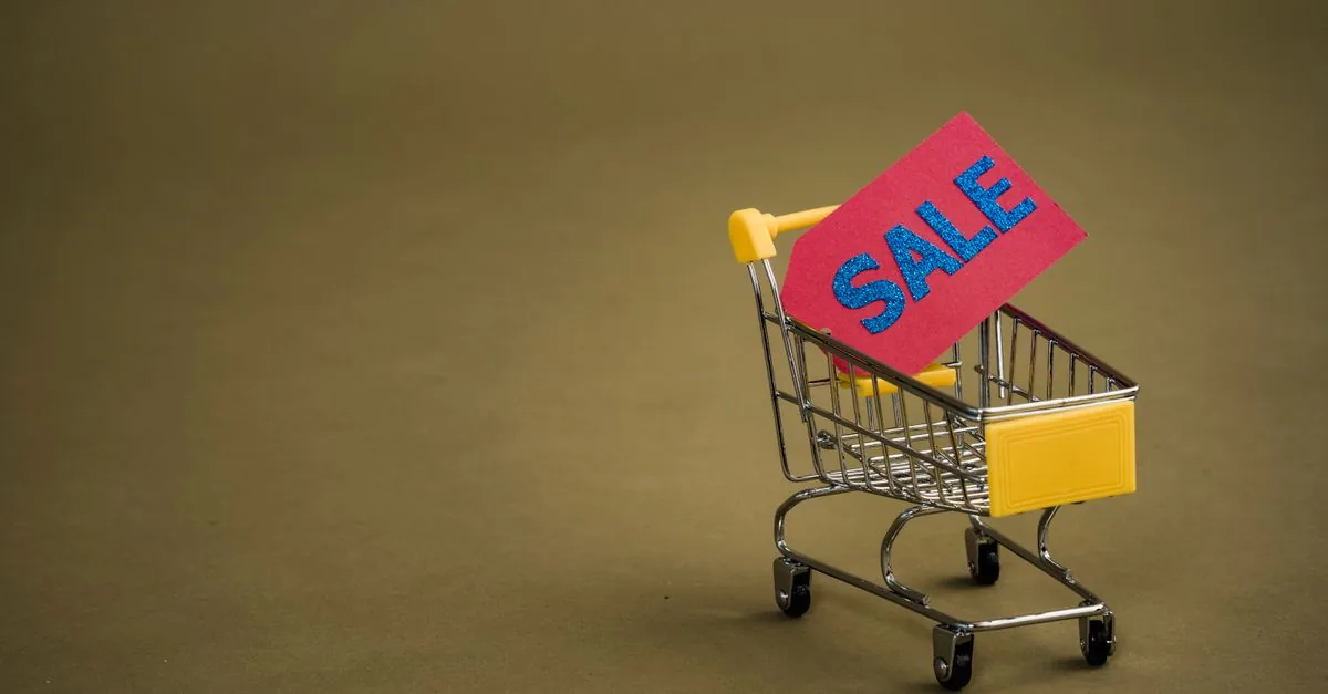 Etiqueta de precio en un negocio pequeño