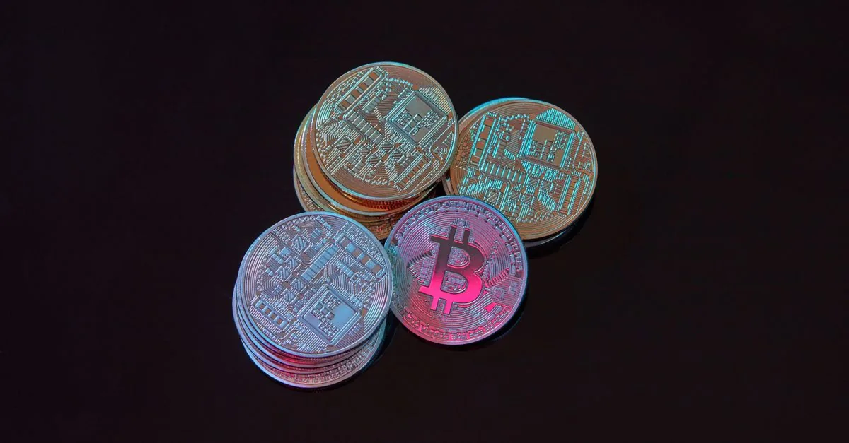 Moneda física que representa el bitcoin