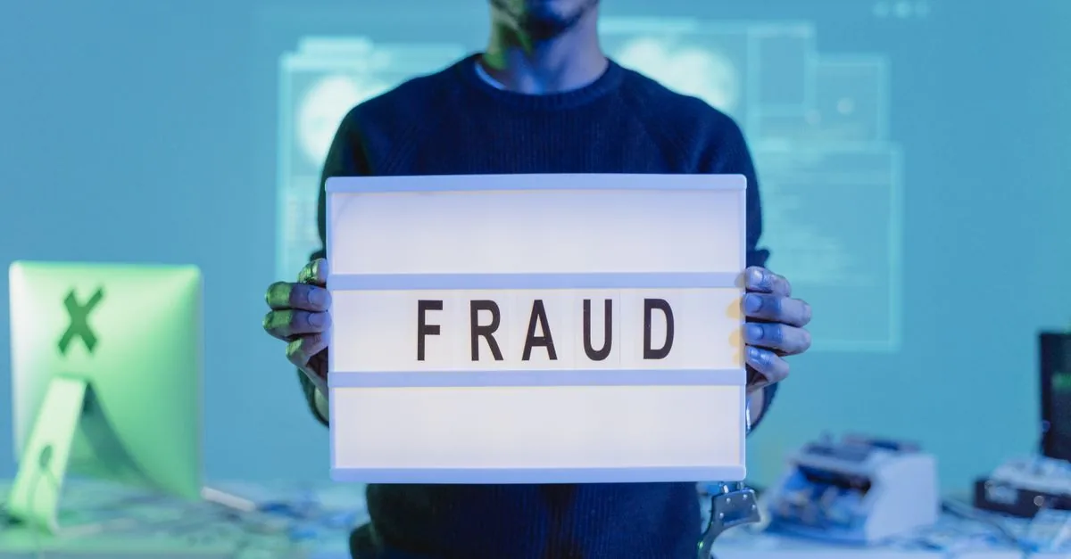 Concepto de alerta ante un fraude