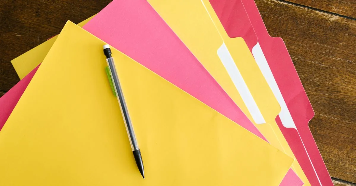 Folders y documentos ordenados, los regímenes fiscales